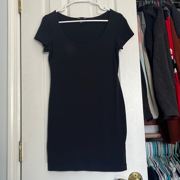 Black Dress - Picture 1 of 3